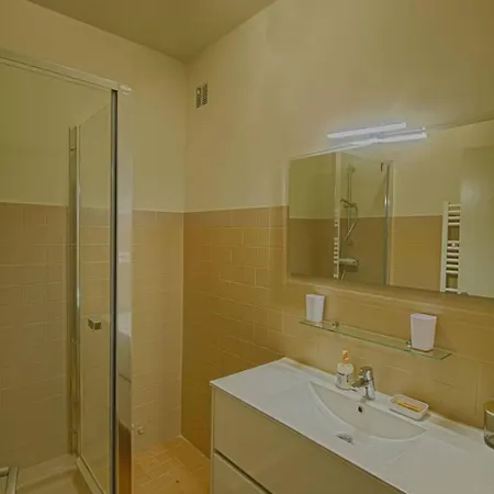 Cours Général Leclerc Appartamento *