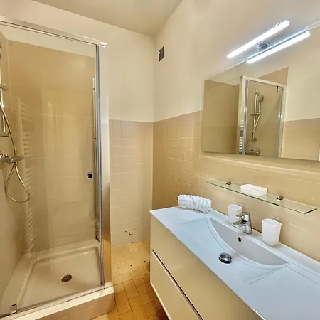 Cours General Leclerc Apartment *