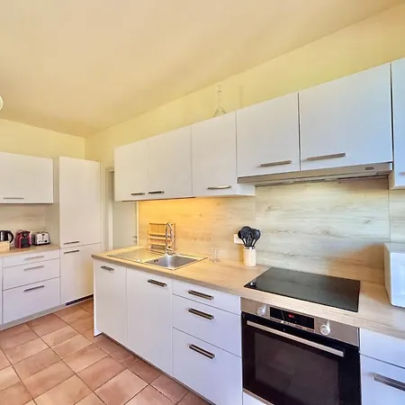 Cours General Leclerc Apartment