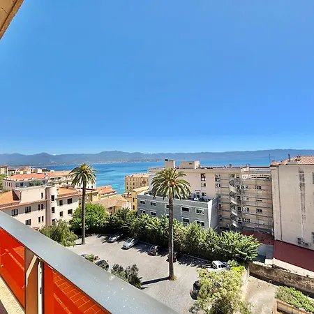 Cours General Leclerc Apartment